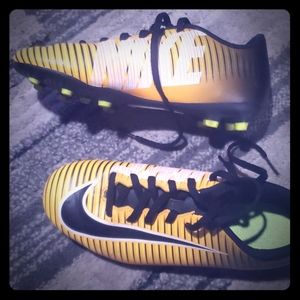 Nike Youth Mercurial Victory VI FG Cleats